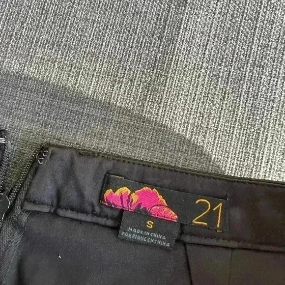 Vintage Forever 21 Women’s Black Straight Grunge Punk Goth Mini Skirt Small - Picture 3 of 13